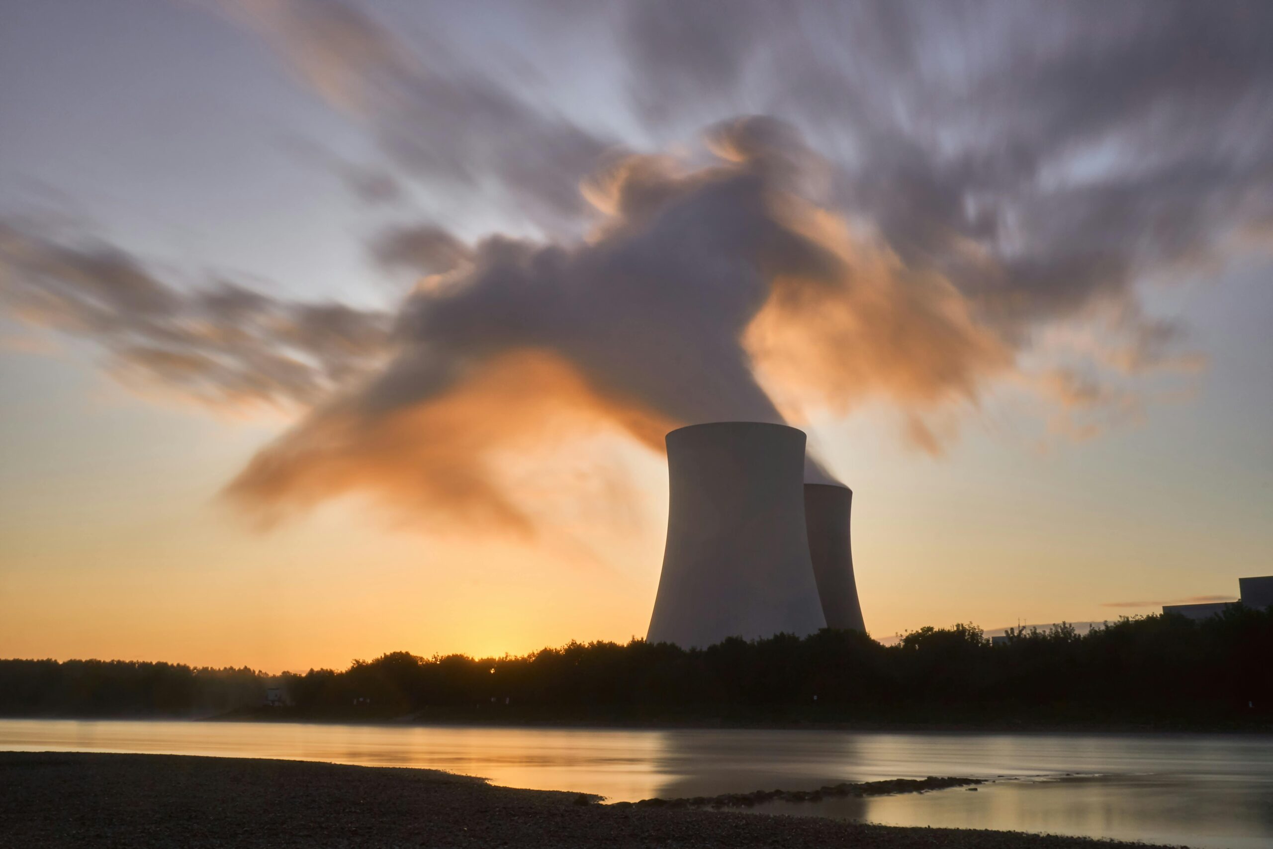 Nucleare, sicurezza energetica e futuro dell’energia: perché il dibattito globale sta tornando centrale